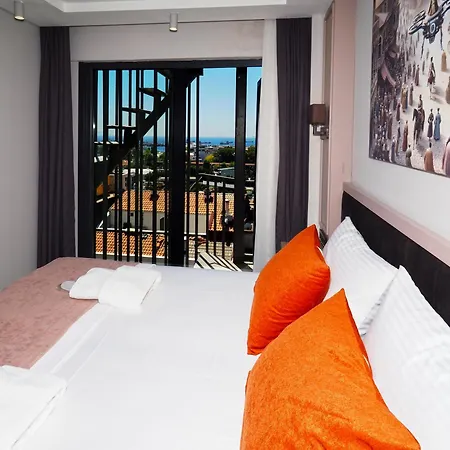 Hotel Premium Old 3*